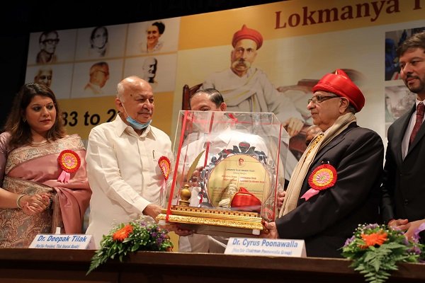 Dr. Cyrus S. Poonawalla receives Lokmanya Tilak
              National Award