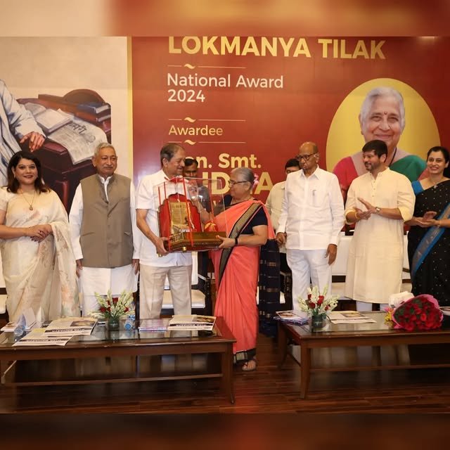 Sudha murthi received lokmanya tilak national award 2024